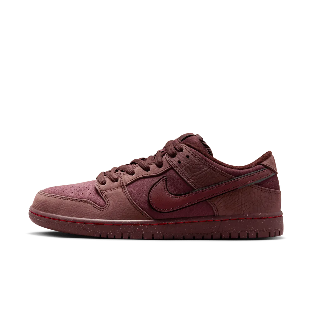80332D_Nike-SB-Dunk-Low-City-of-Love_BURGUNDY_FN0619-600_img0