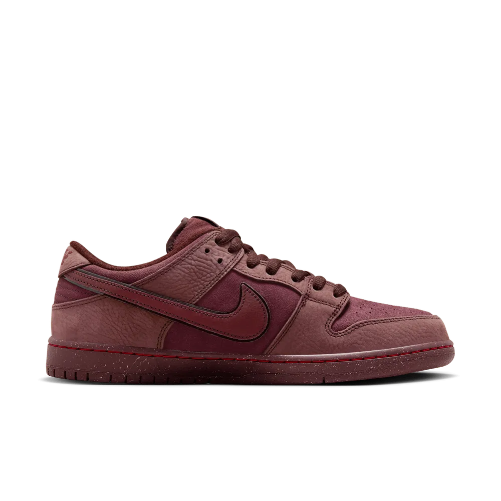 80332D_Nike-SB-Dunk-Low-City-of-Love_BURGUNDY_FN0619-600_img2