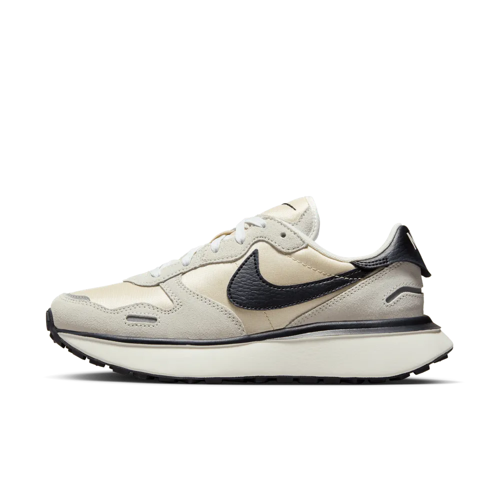 303231_Nike-WMNS-Phoenix-Waffle_SUMMIT-WHITE-BLACK_FD2196-100_img0