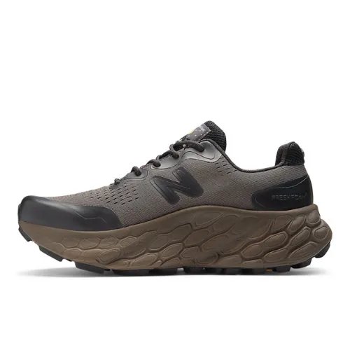 2F3032_District-Vision-x-New-Balance-Fresh-Foam-More-Trail_FALCON-SLATE-BLACK_MTMORNDV_img1