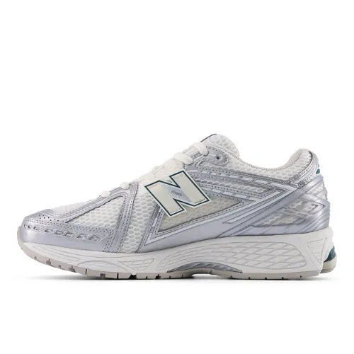 AAA9A4_New-Balance-1906R_SILVER-METALLIC-CREAM_M1906REE_img1