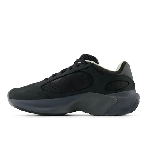 2C2E2D_New-Balance-Warped-Runner_LUNAR-NEW-YEAR_UWRPDLN_img1