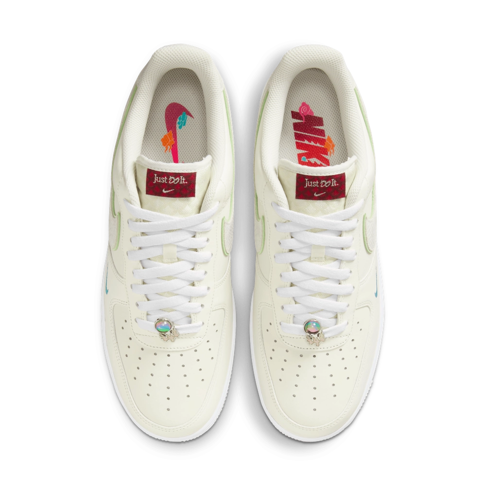 D7EF7D_Nike-Air-Force-1-Low-_YEAR-OF-THE-DRAGON-_FZ5052-131_img3