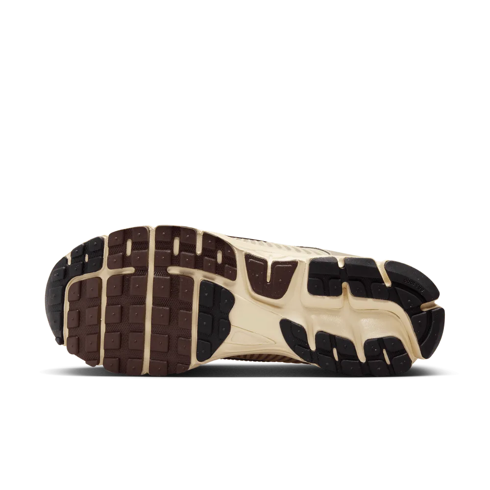 B35936_Nike-Zoom-Vomero-5_SASHIKO_FZ5051-121_img1