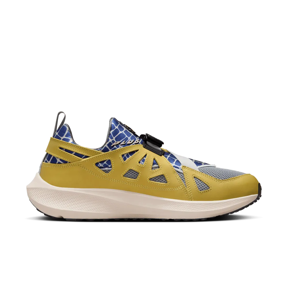 DBC066_Patta-Running-Team-x-Nike-Air-Huarache-Plus_SAFFRON-QUARTZ_FJ4201-300_img2