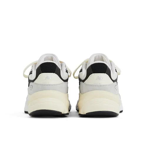 B9B8B6_New-Balance-990v6-Made-In-USA_GREY-BLACK_U990TG6_img2