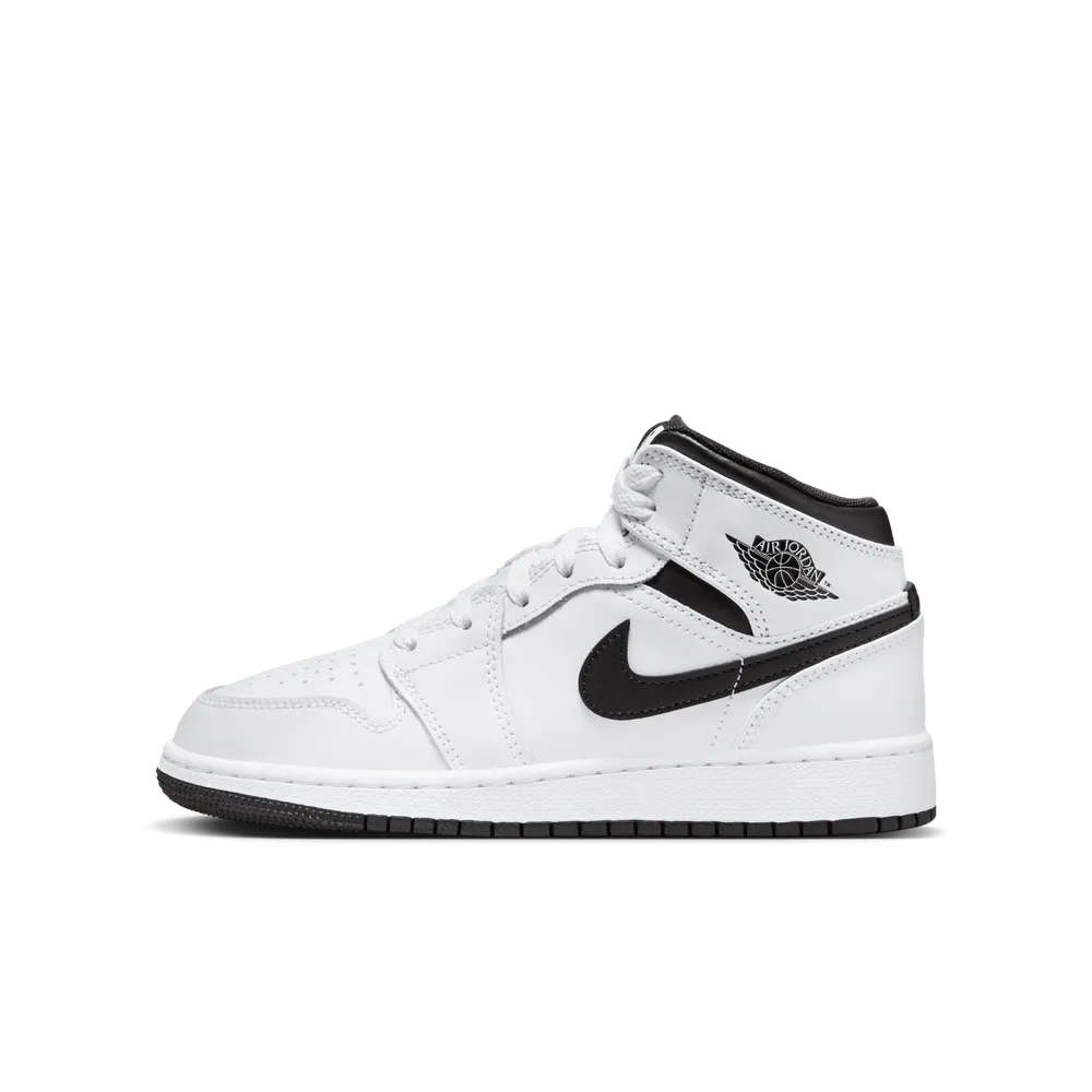 252525_Air-Jordan-1-Mid-GS_REVERSE-PANDA_DQ8423-132_img0