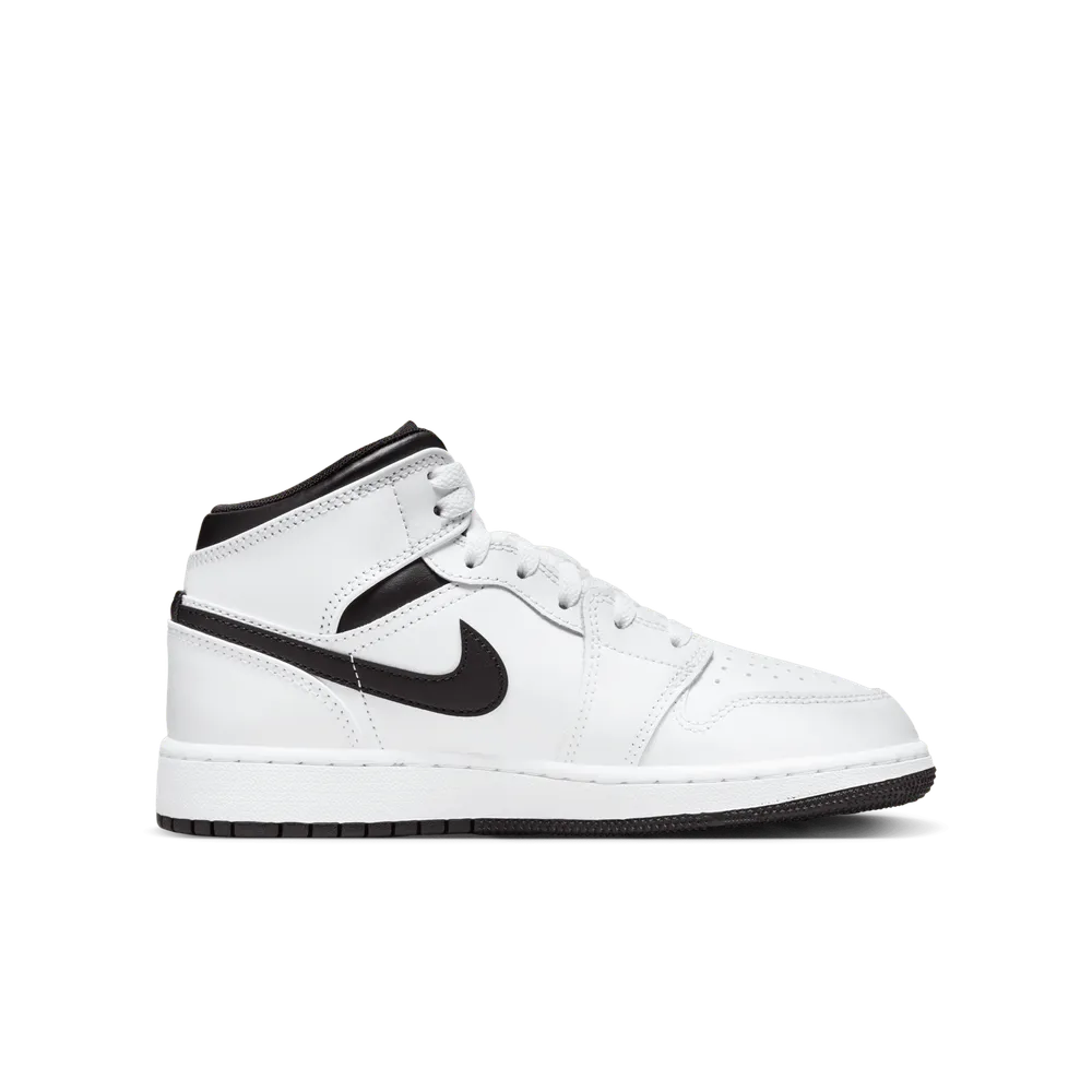 252525_Air-Jordan-1-Mid-GS_REVERSE-PANDA_DQ8423-132_img2
