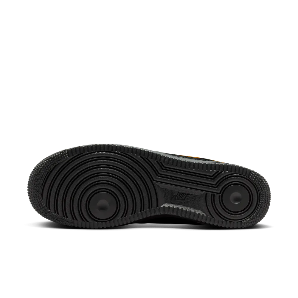 EAC915_Nike-Air-Force-1-Low-_BLACK-UNIVERSITY-GOLD-_FZ4617-001_img1