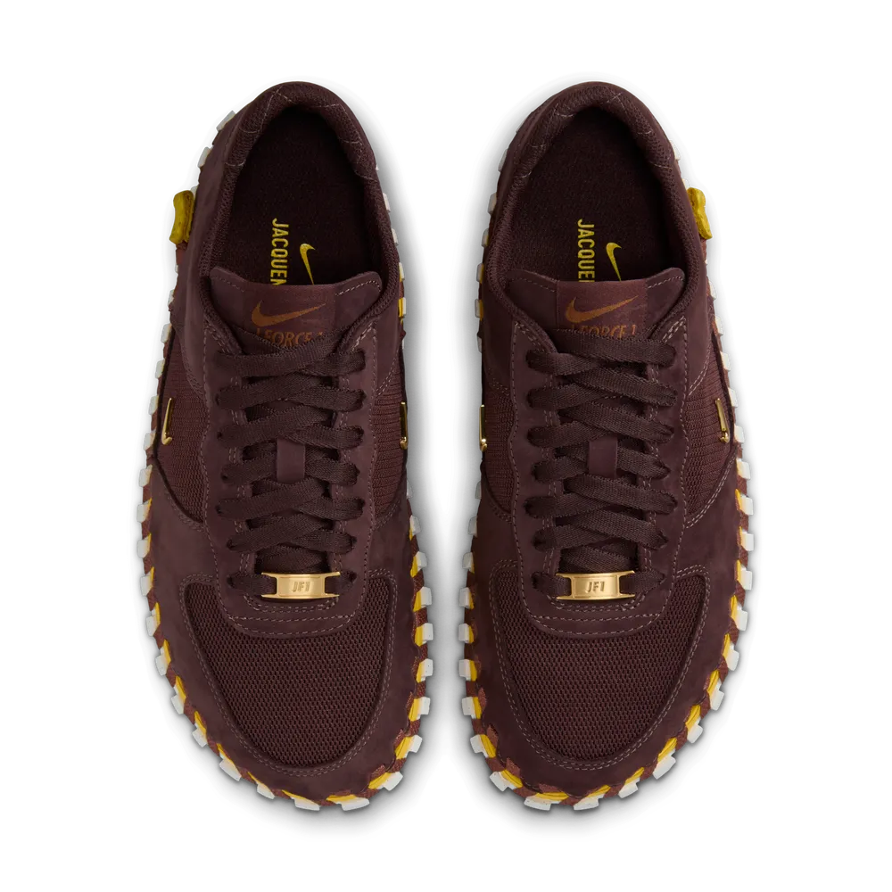 3B2725_Jacquemus-x-Nike-J-Force-1-Low-LX_EARTH-BROWN_DR0424-200_img3