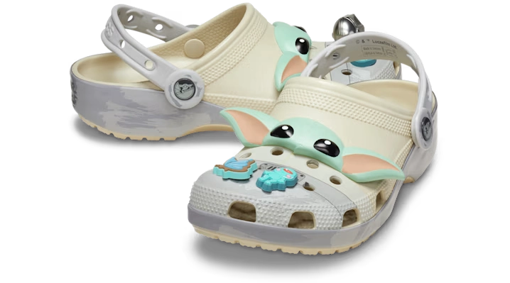 C3E3D1_Star-Wars-x-Crocs-Classic-Clog_THE-MANDALORIAN_209482-2Y2_img1