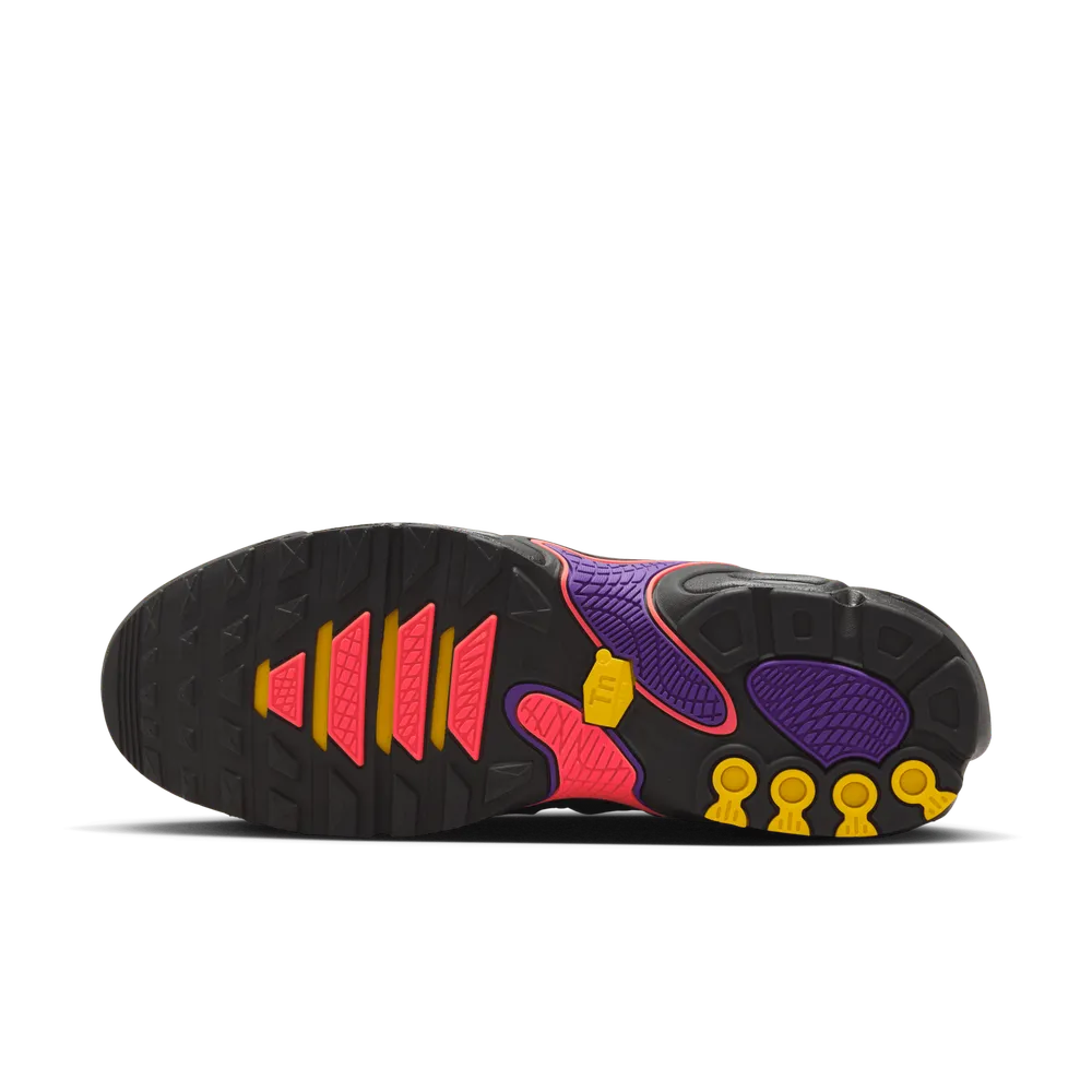 4C2B67_Nike-Air-Max-Plus-Drift_ALL-DAY_FD4290-003_img1