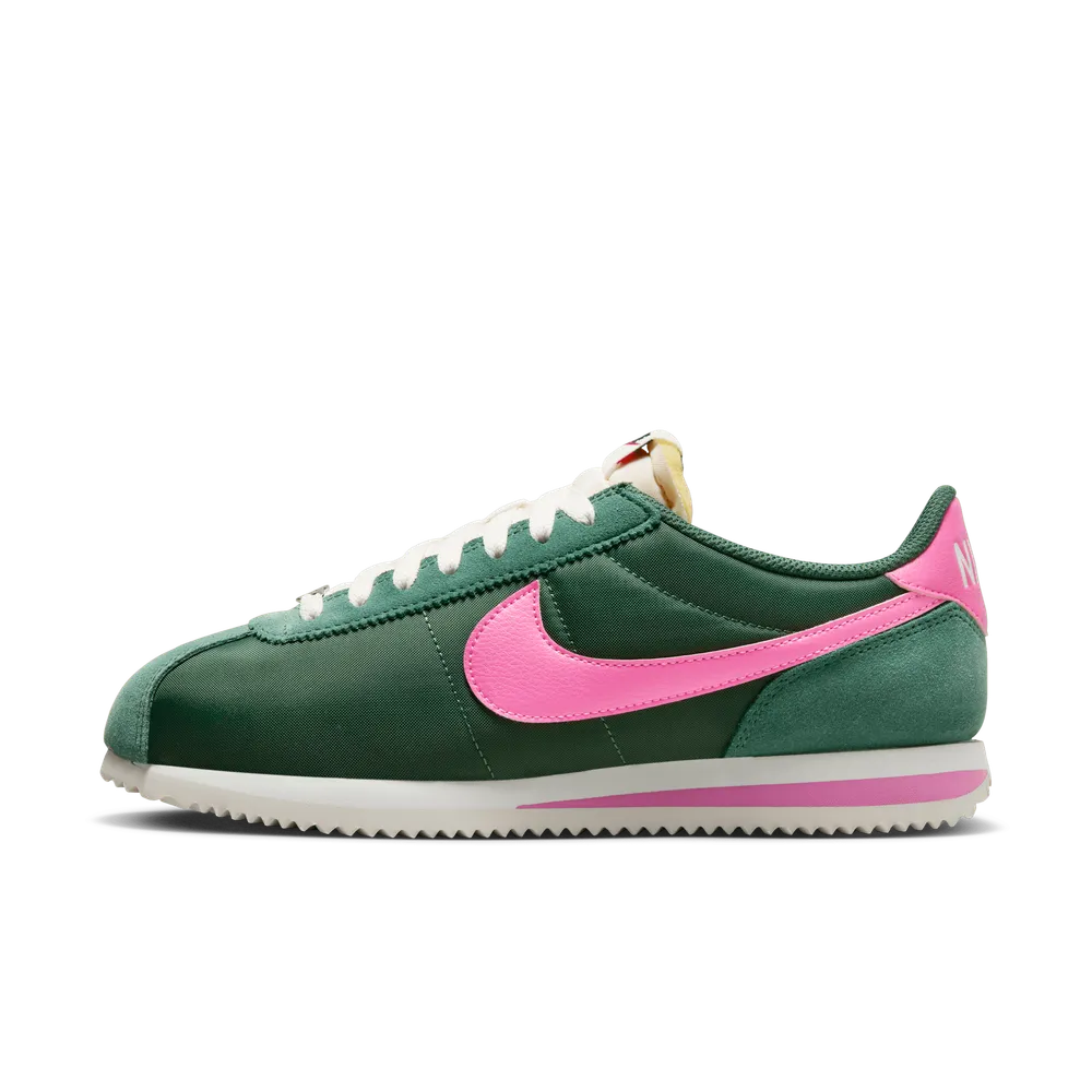 F67BB2_Nike-Cortez-Textile_WATERMELON_HF9994-300_img0