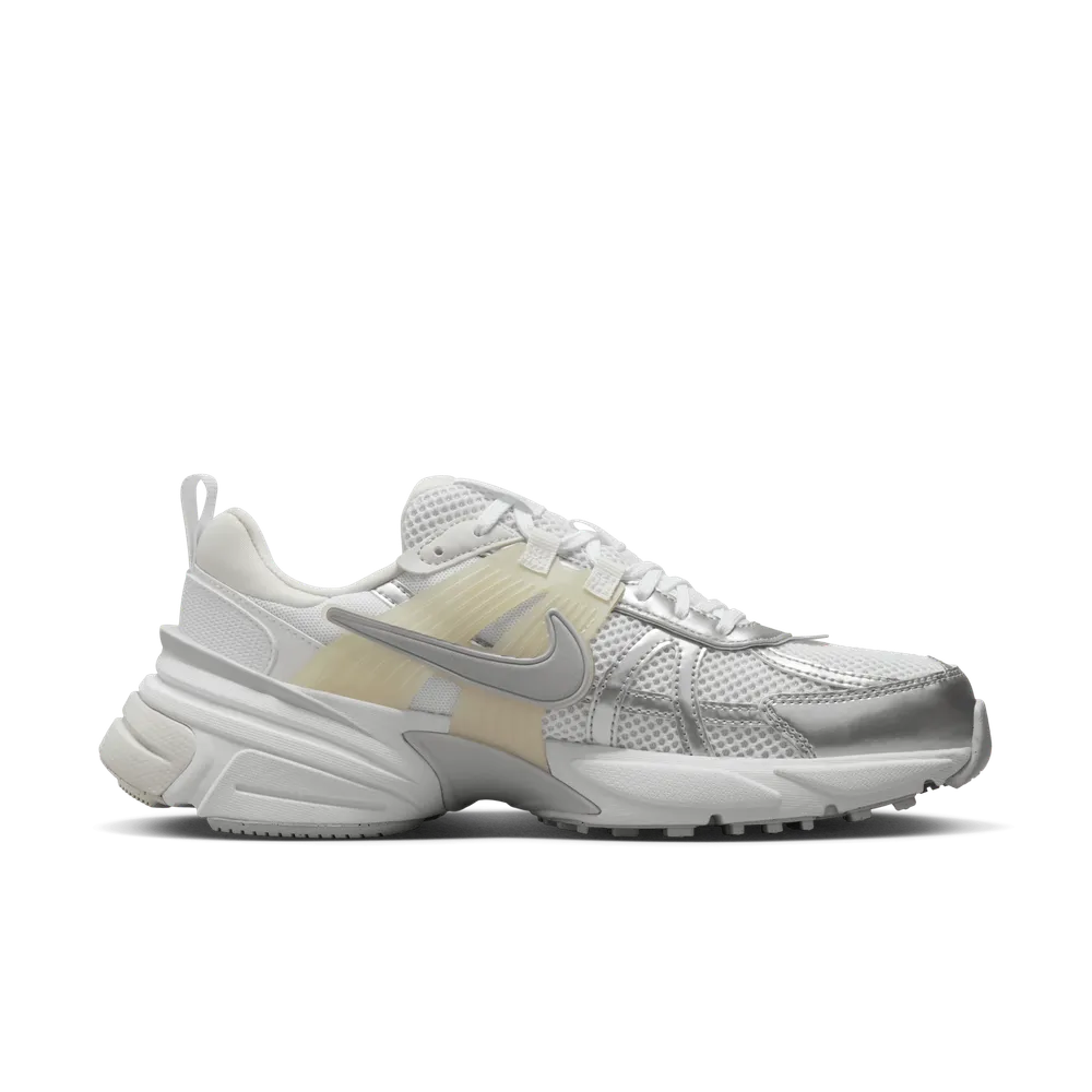 5C5E5D_Nike-V2K-Run_METALLIC-SILVER_FD0736-104_img3