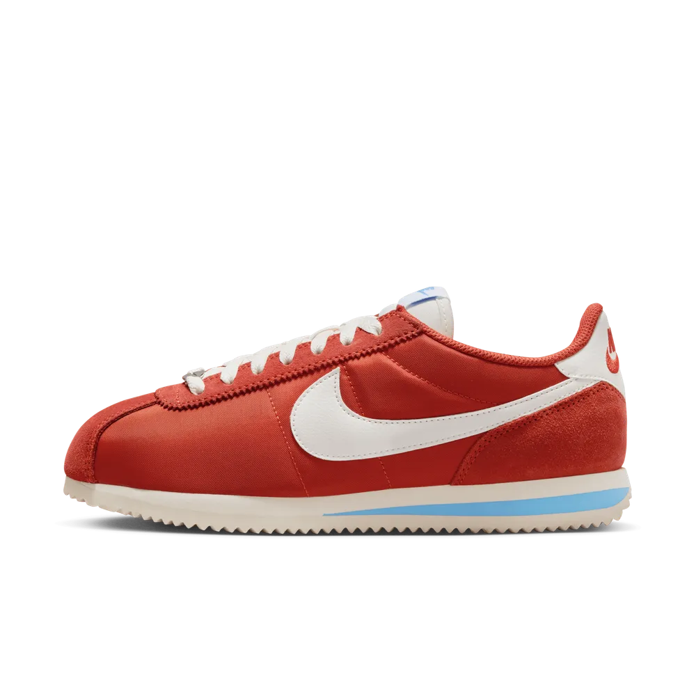 9B3A33_Nike-Cortez-Textile_PICANTE-RED_DZ2795-601_img0