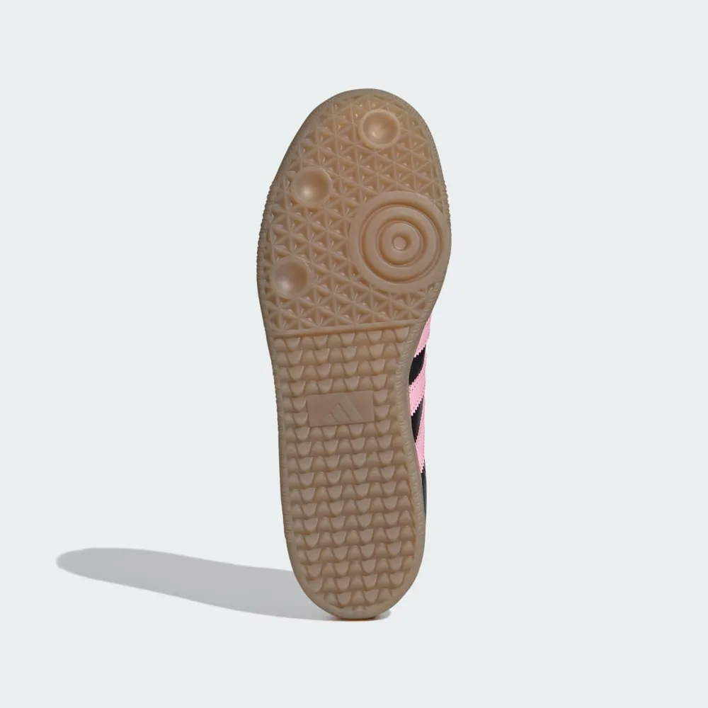 2C2D31_Lionel-Messi-x-adidas-Samba-Indoor_INTER-MIAMI-CF-AWAY-KIT_IH8157_img3