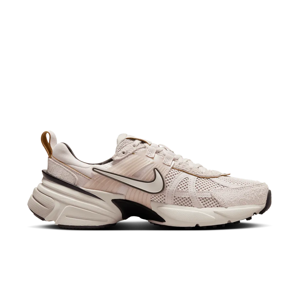 B7A5A5_Nike-V2k-Run_PLATINUM-VIOLET_FN6703-001_img3