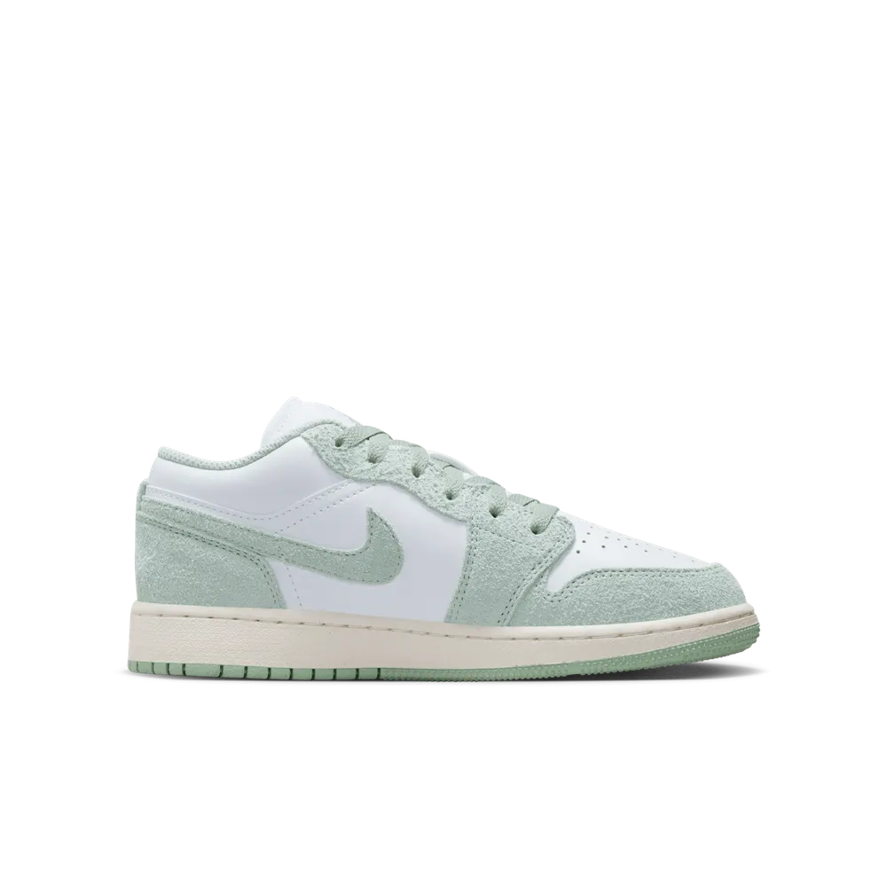 C7D5C8_Air-Jordan-1-Low-SE-GS_SEAFOAM_FN9137-131_img2