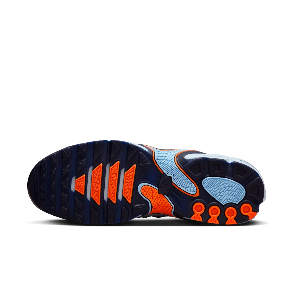 C3CCD5_Nike-Air-Max-Plus-Drift_FOOTBALL-GREY_FD4290-004_img2