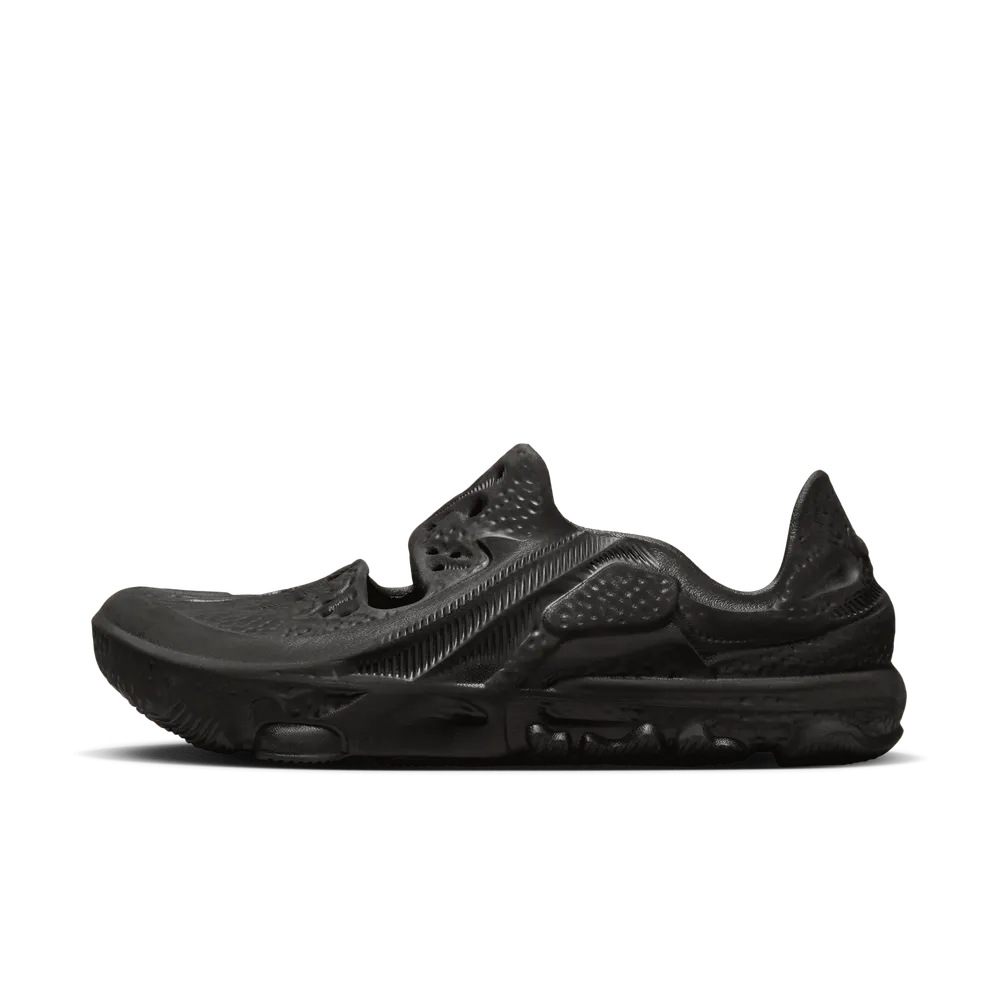 303030_Nike-ISPA-Universal_BLACK_DM0886-002_img0