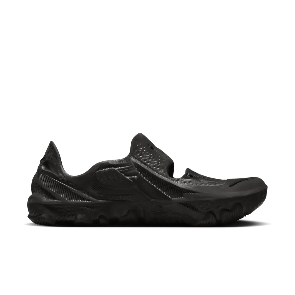 303030_Nike-ISPA-Universal_BLACK_DM0886-002_img2