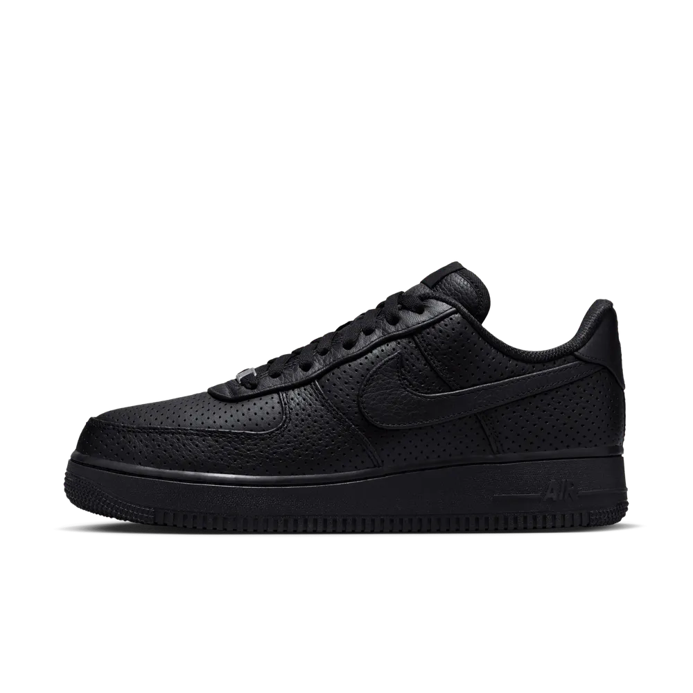 121117_Nike-Air-Force-1-Low_PERFORATED-BLACK_HF8189-001_img0