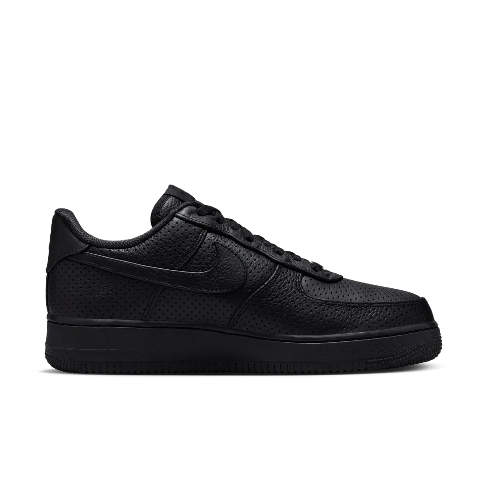 121117_Nike-Air-Force-1-Low_PERFORATED-BLACK_HF8189-001_img2
