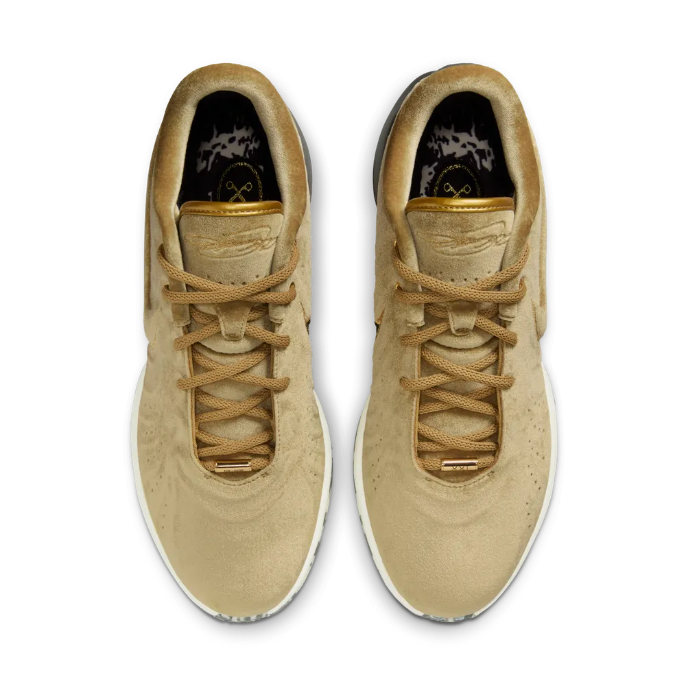 B9A370_The-Shop-x-Nike-Lebron-21_NOBILITY_FZ7883-700_img3