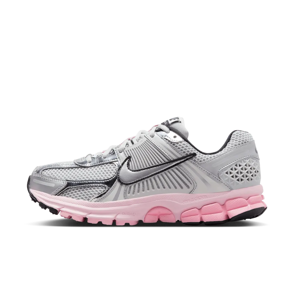 BD7A87_Nike-Zoom-Vomero-5-WMNS_PINK-FOAM_HF1877-001_img0