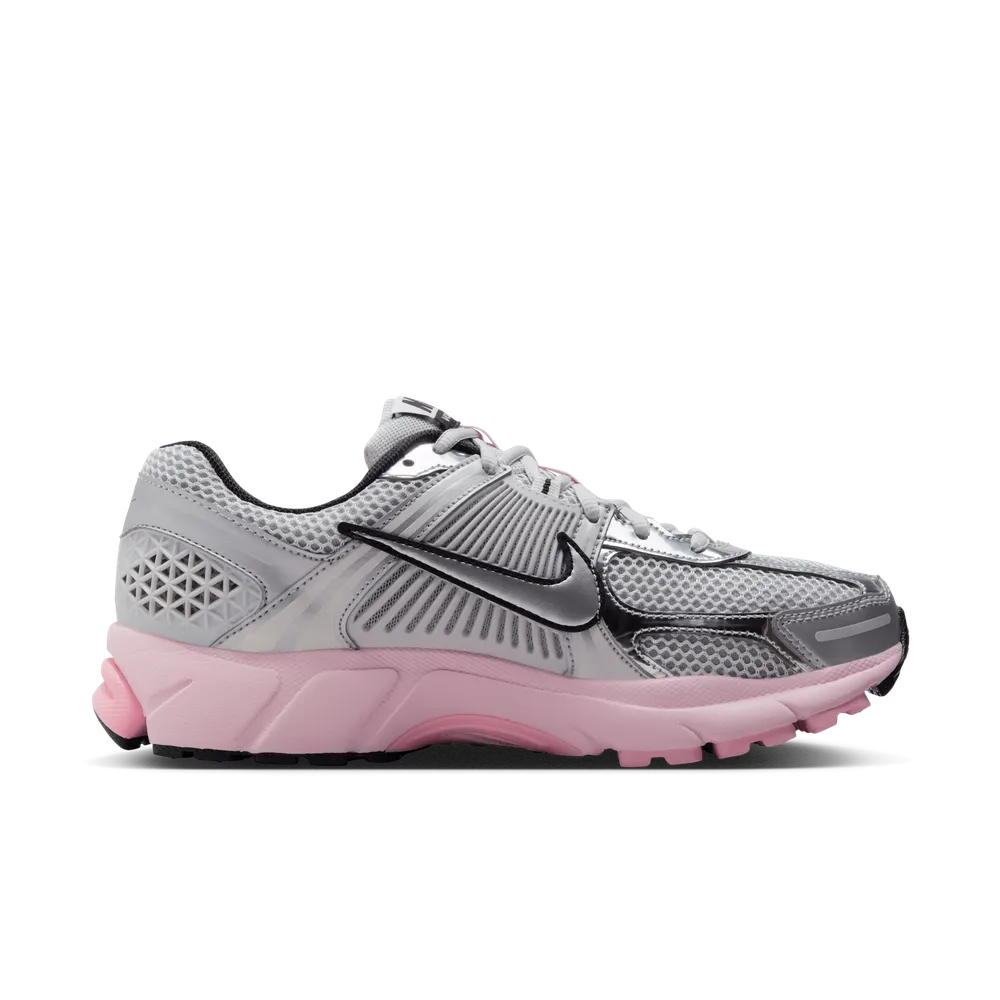 BD7A87_Nike-Zoom-Vomero-5-WMNS_PINK-FOAM_HF1877-001_img2