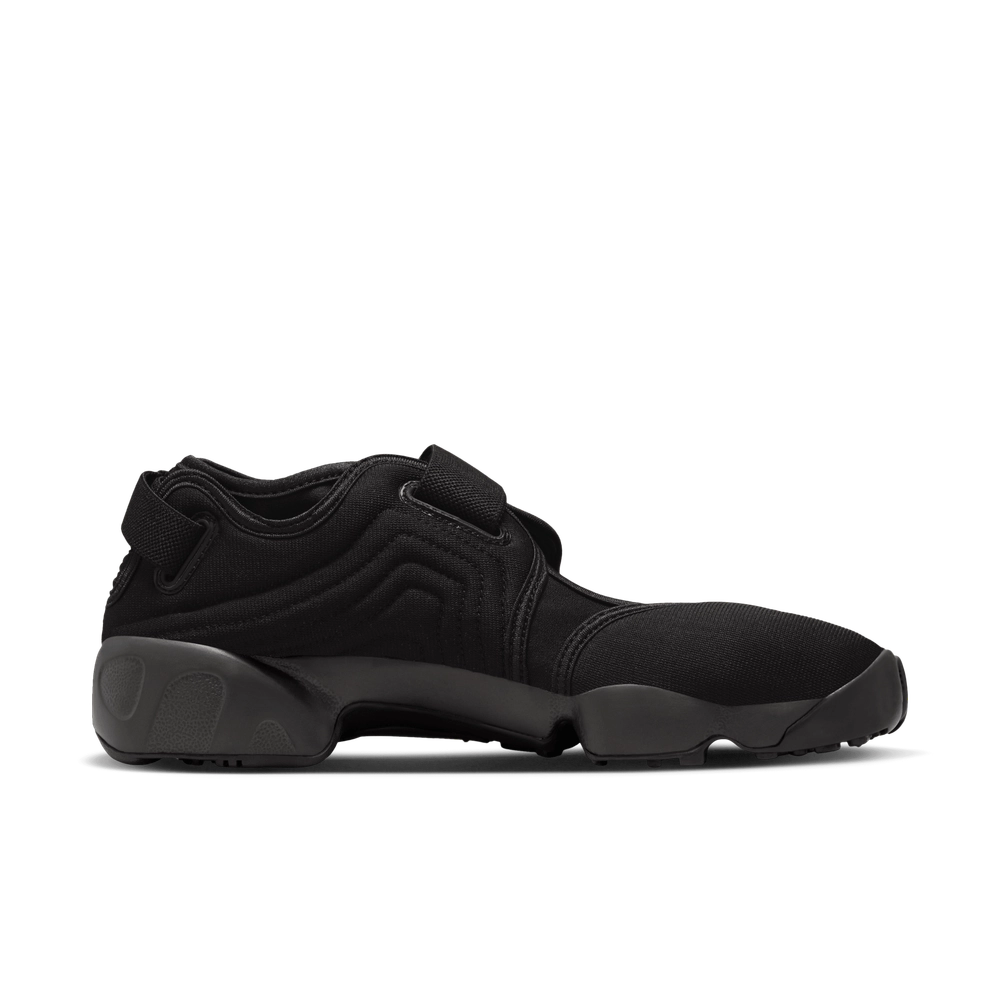 333132_Nike-Air-Rift_TRIPLE-BLACK_HF5389-001_img2