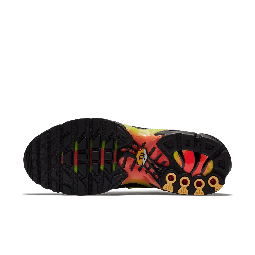 8CCE00_Nike-Air-Max-Plus-WMNS_VOLT-SOLAR-RED_AQ9979-001_img2