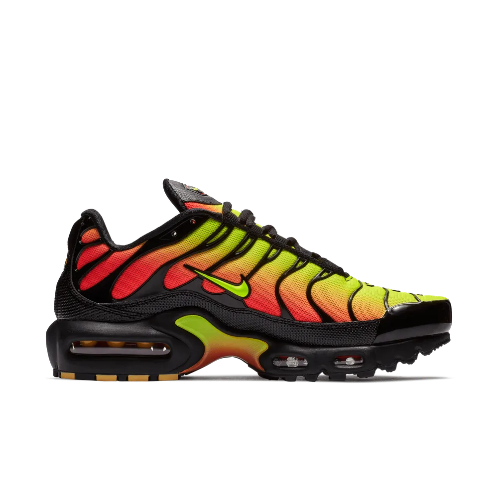 8CCE00_Nike-Air-Max-Plus-WMNS_VOLT-SOLAR-RED_AQ9979-001_img3