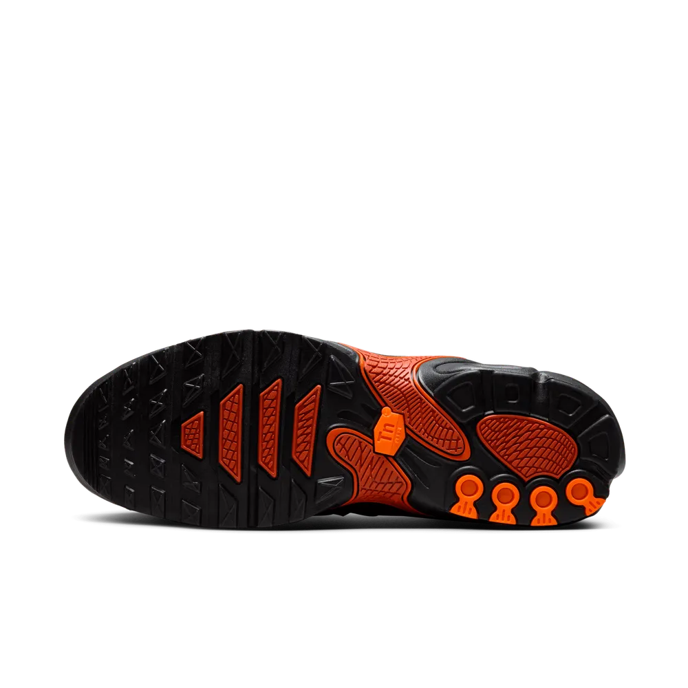 CB3302_Nike-Air-Max-Plus-Drift_DRAGON-RED_FD4290-010_img2