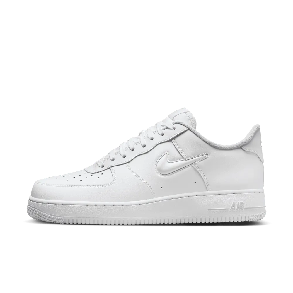 BDBDBD_Nike-Air-Force-1-Low-Jewel-Swoosh_TRIPLE-WHITE_HM0621-100_img0