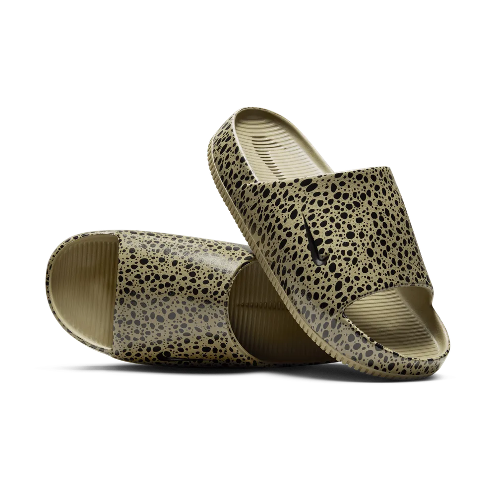 8A7D63_Nike-Calm-Slide_SAFARI-GREEN_HM5072-200_img0