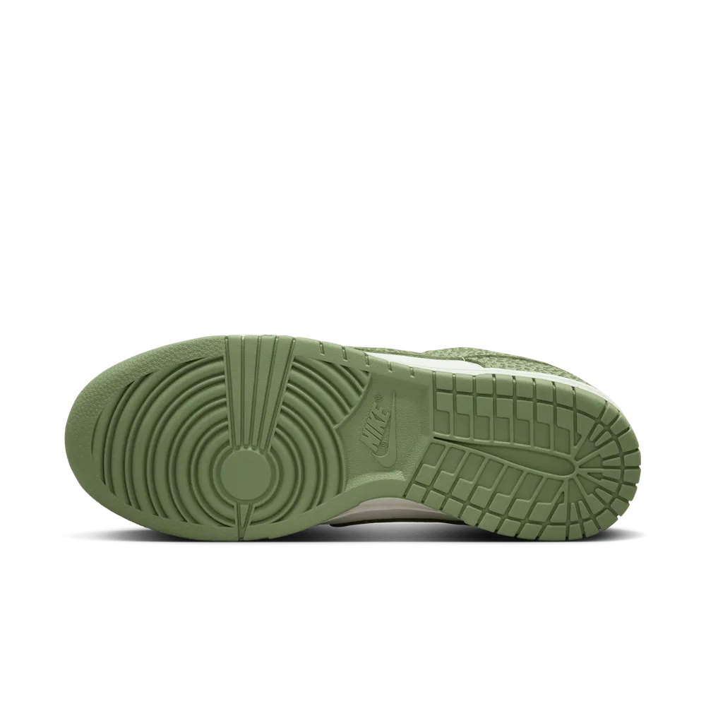 878D68_Nike-Dunk-Low-Safari-WMNS_OIL-GREEN_FV6516-300_img1