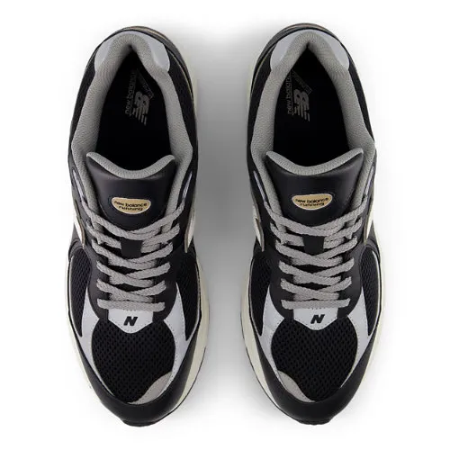 A18B62_New-Balance-2002R_BLACK-WHITE-GOLD_M2002RPO_img2