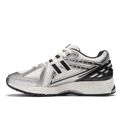 7D7981_New-Balance-1906R_SILVER-WHITE-BLACK_M1906RER_img1