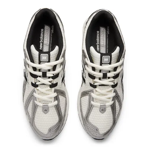 7D7981_New-Balance-1906R_SILVER-WHITE-BLACK_M1906RER_img2