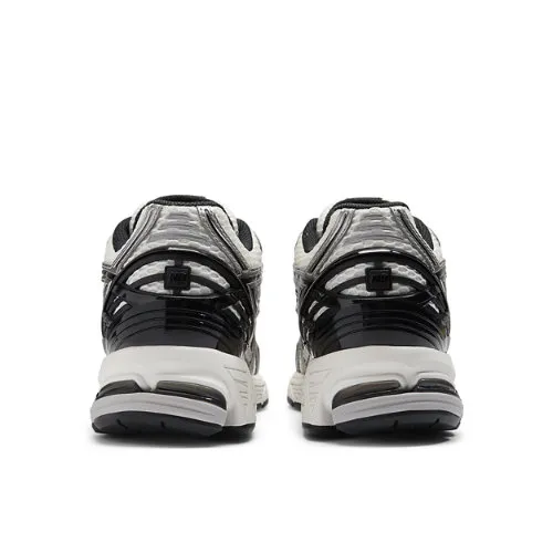 7D7981_New-Balance-1906R_SILVER-WHITE-BLACK_M1906RER_img3
