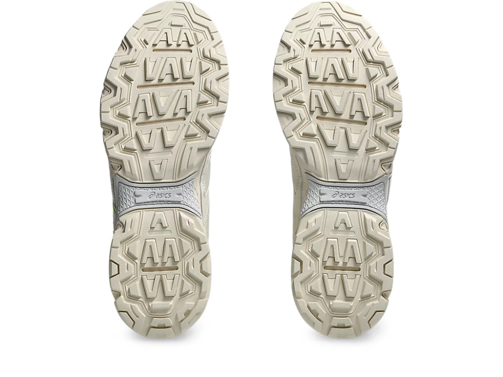 E89B7A_ASICS-Gel-Venture-6_PARIS_1203A438-100_img5