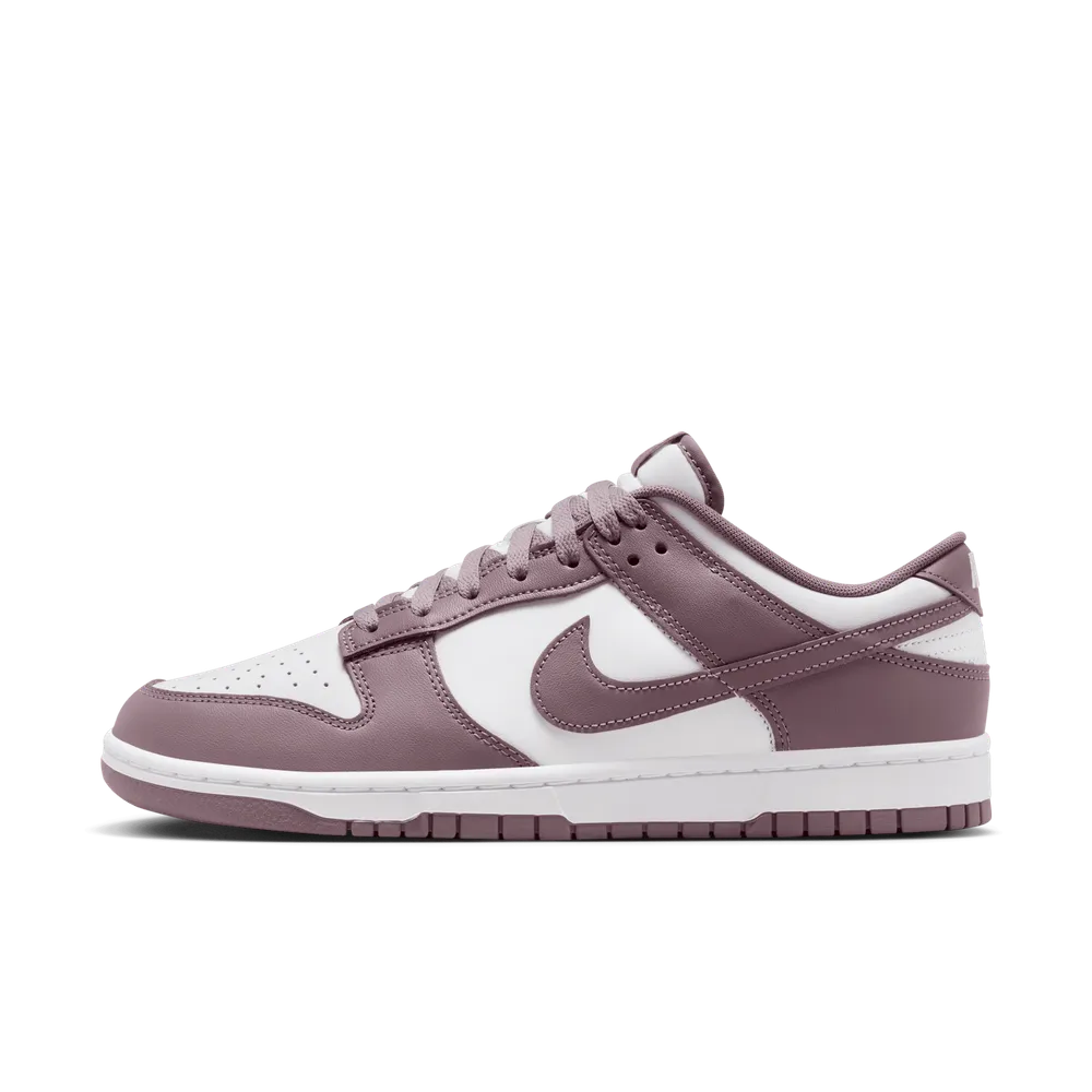 6F5A63_Nike-Dunk-Low_TAUPE-GREY_DV0833-112_img1