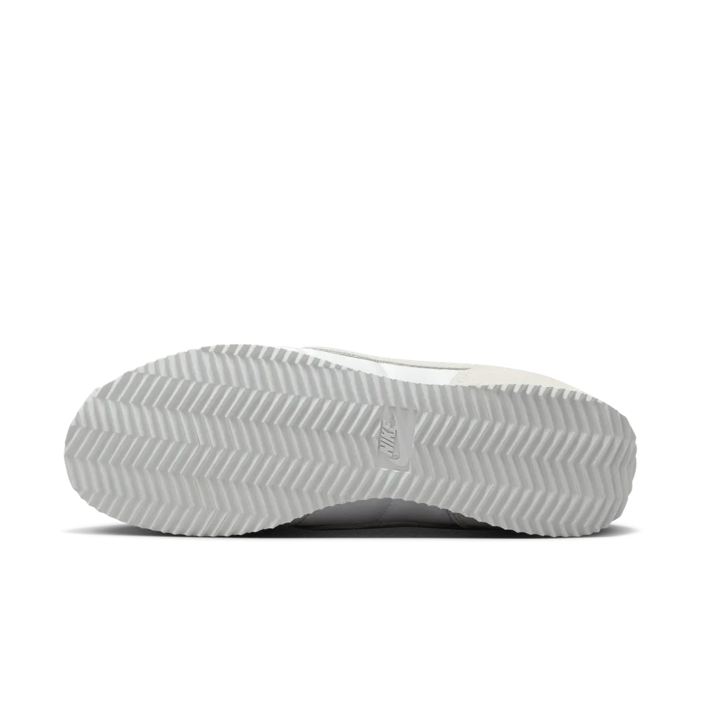 D6CBBE_Nike-Cortez-Textile_SATIN-WHITE_FV5420-001_img1