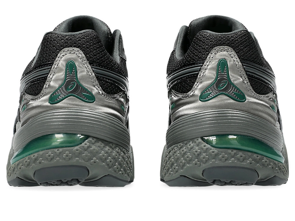 30302E_Kiko-Kostadinov-x-ASICS-Gel-Flammae_GREY-BLACK_1202A508-020_img3