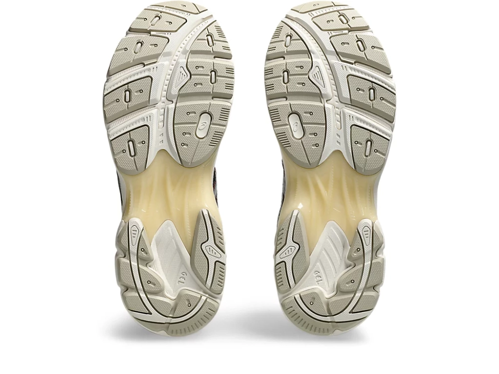 441C10_Above-the-Clouds-x-ASICS-GT-2160_CHOCOLATE-BROWN_1203A654-100_img5