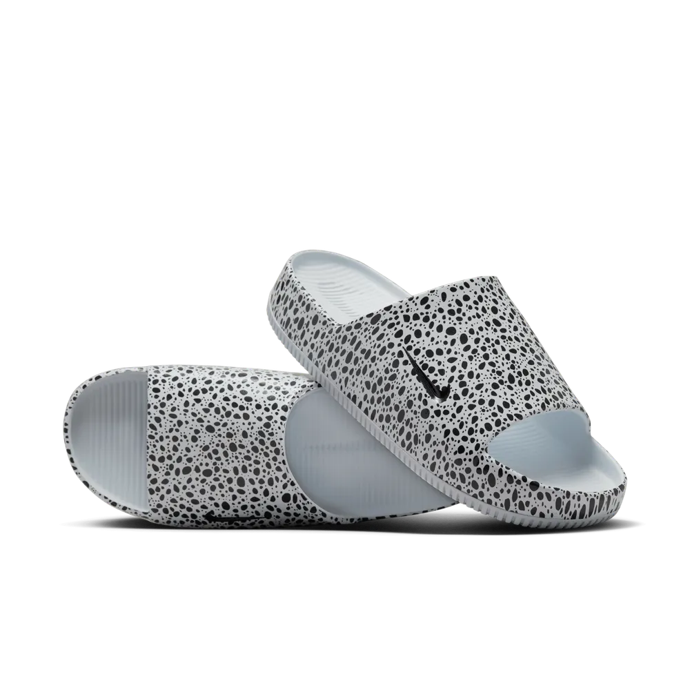 D3D9DB_Nike-Calm-Slide_SAFARI-FOOTBALL-GREY_HF1067-001_img0