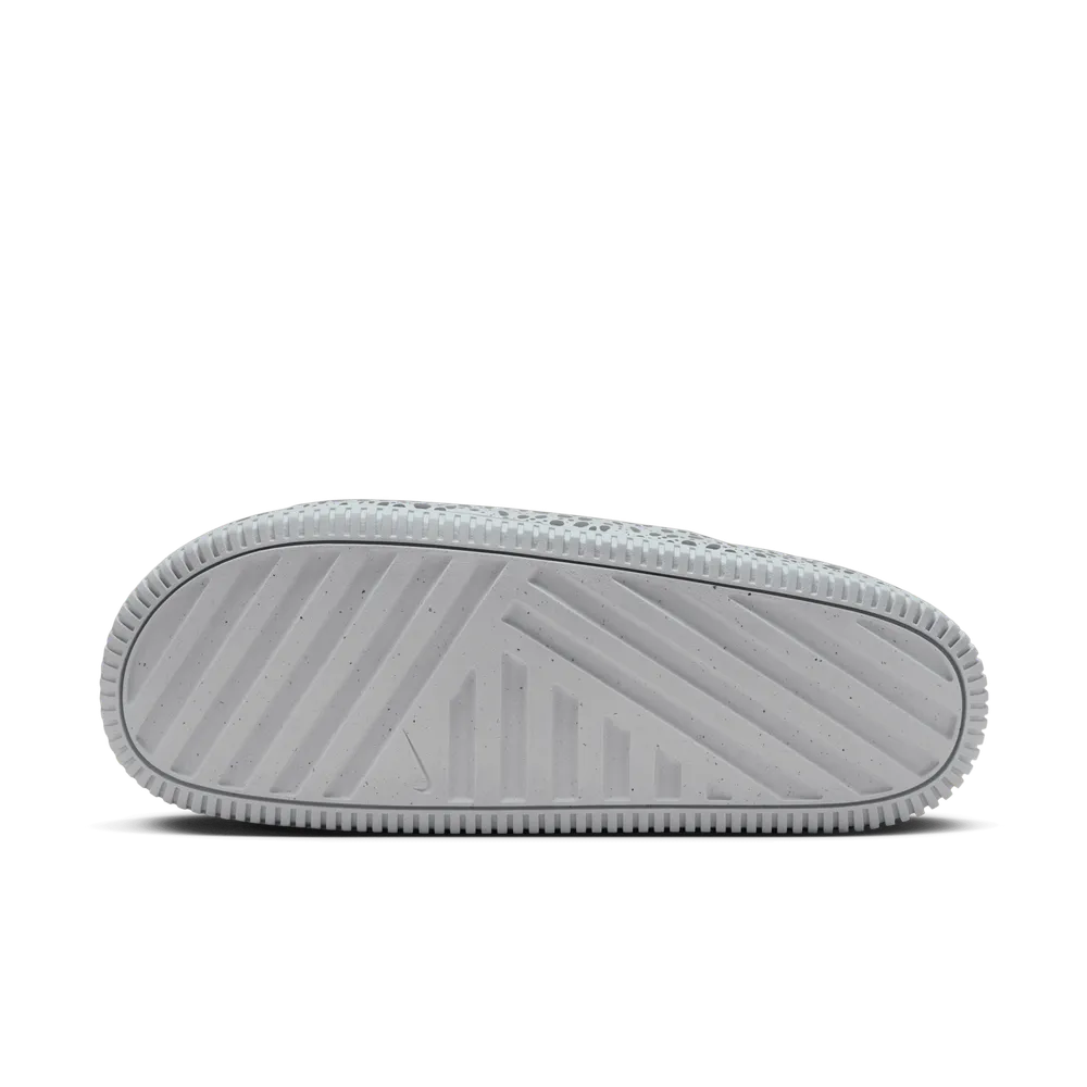 D3D9DB_Nike-Calm-Slide_SAFARI-FOOTBALL-GREY_HF1067-001_img2