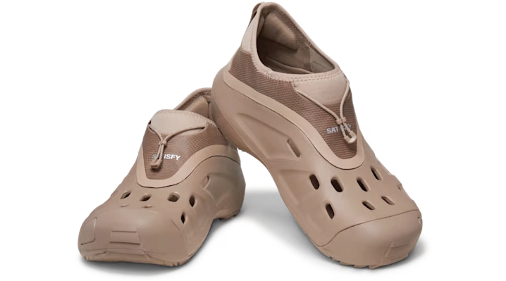 C7B5A9_Satisfy-x-Crocs-Quick-Trail-Low_TUMBLEWEED_209628-2G9_img1