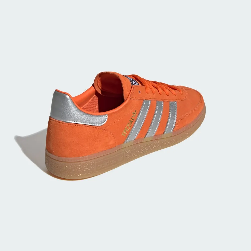 CA562D_adidas-Handball-Spezial_ORANGE-SILVER-METALLIC_JH7557_img4